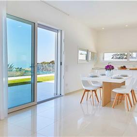 3 bedroom villa with pool & sea views, Alcamo Marina, sleeps 6-7